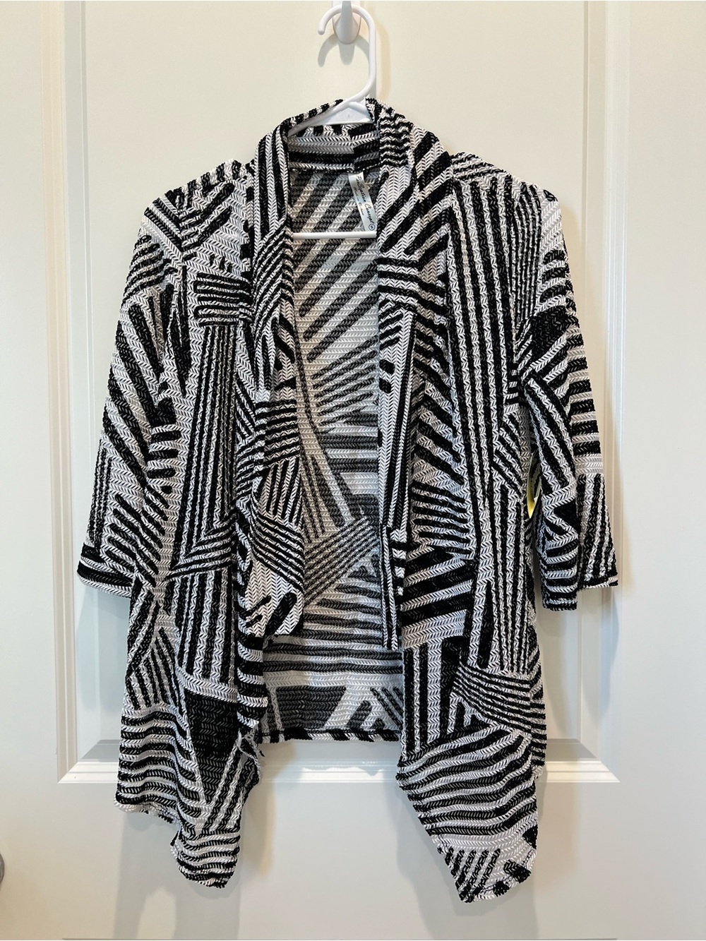 PerSeption Concept Black & White Geometric Open-Front Cardigan